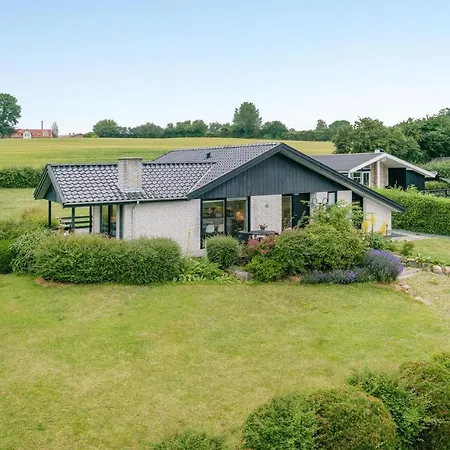 Four-bedroom In Holiday home Faaborg