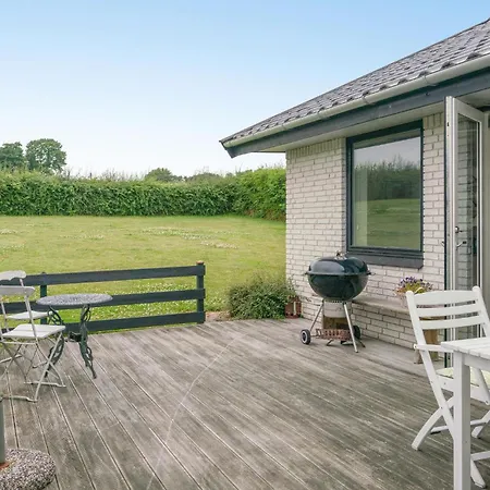 Holiday home Four-bedroom In